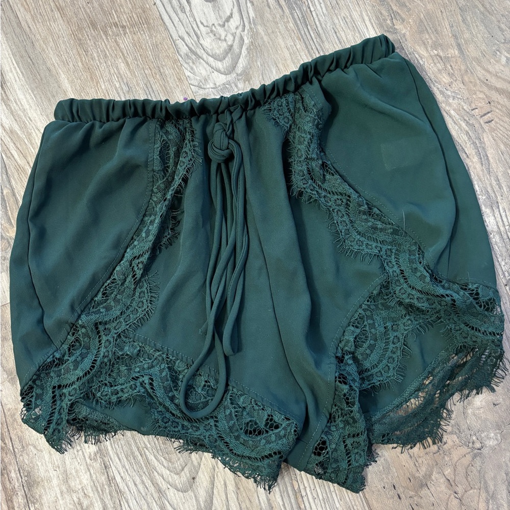 Green lace shorts Windsor